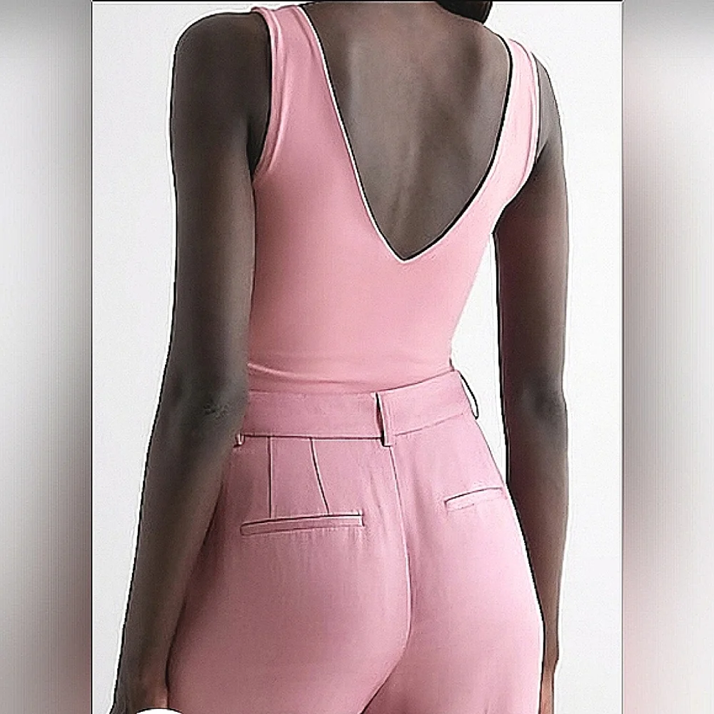 NWT Express Body Contour High Compression Double V-Neck Tank Size XL - Picture 11 of 11